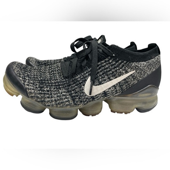 Nike Shoes - Nike Black and White Fly Knit Vapor 3 Shoes 9.5